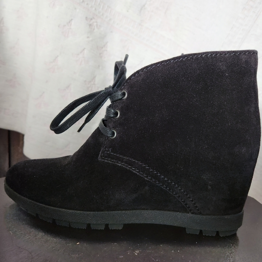 Prada LEFT SHOE Black Suede Leather Lace Up Ankle Bootie Size 36 = US 6